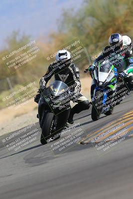 media/Nov-05-2022-SoCal Trackdays (Sat) [[f8d9b725ab]]/Turn 2 (1120am)/